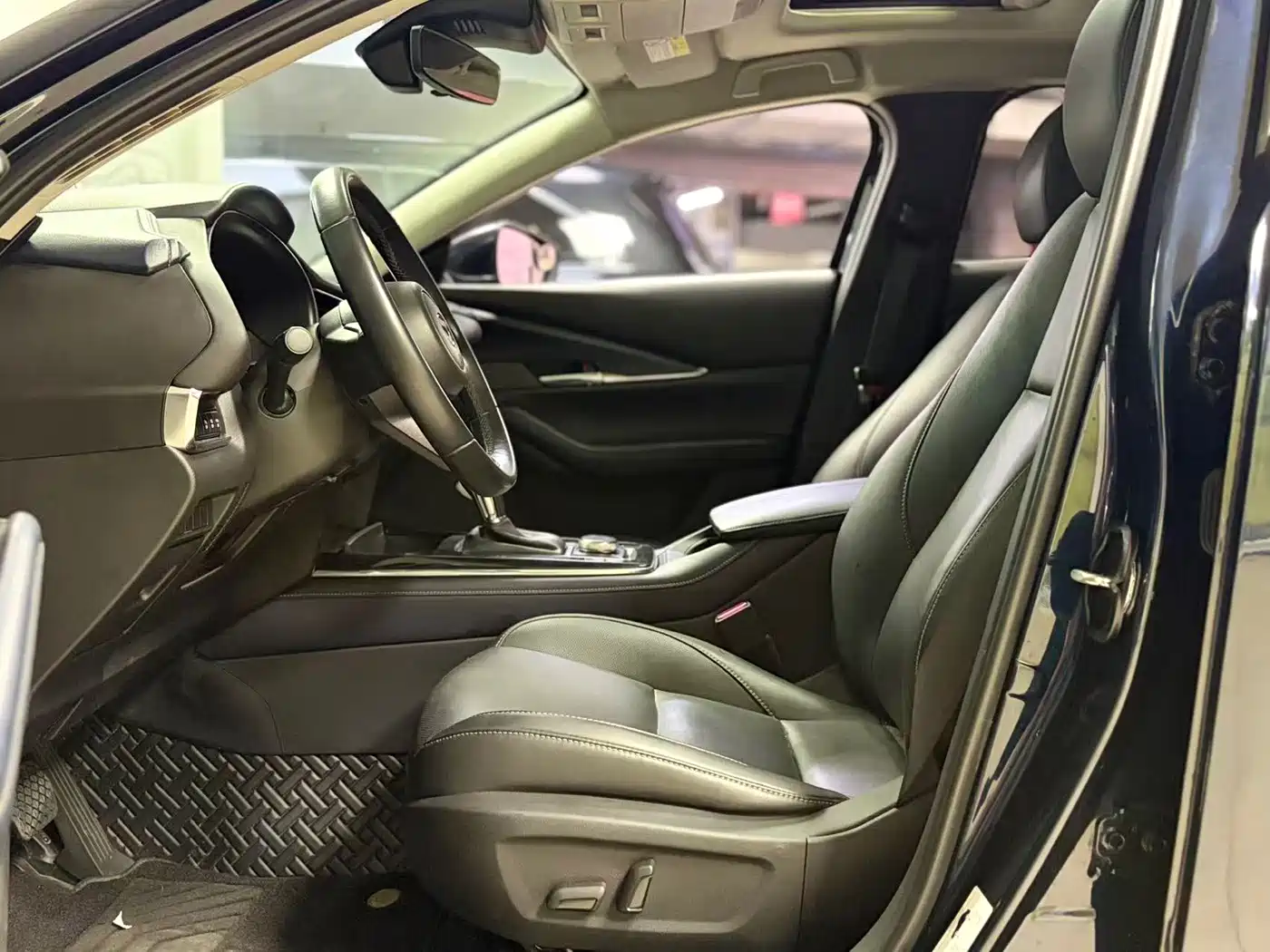 Фото 4 - Mazda CX-30