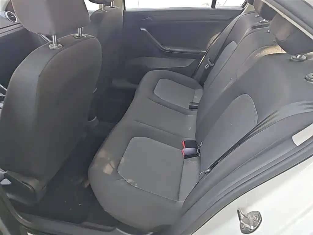 Volkswagen Jetta 2017 1.5L Automatic Fashion фото 17
