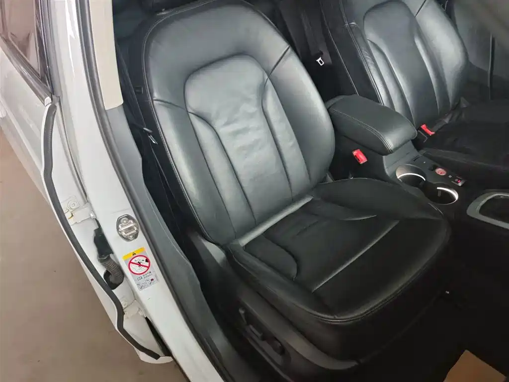 Audi Q3 2015 35 TFSI quattro Technology фото 25