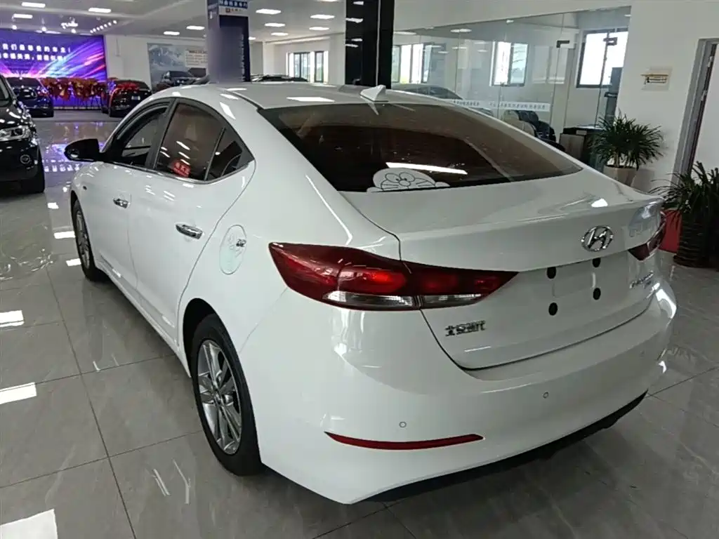 Hyundai Elantra 2016 1.4T DCT Dynamic·Vitality фото 5
