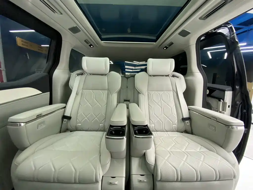 Volvo EM90 2026 2025 Ultra Six-Seater