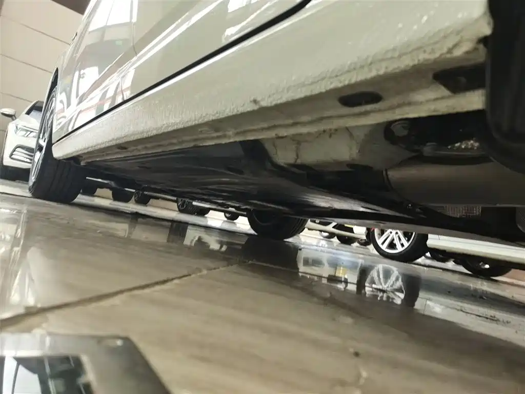 Volkswagen Sagitar 2025 300TSI DSG Flying Leap Edition фото 22