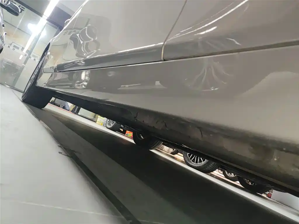 BMW 5 Series 2014 520Li Elegance фото 17