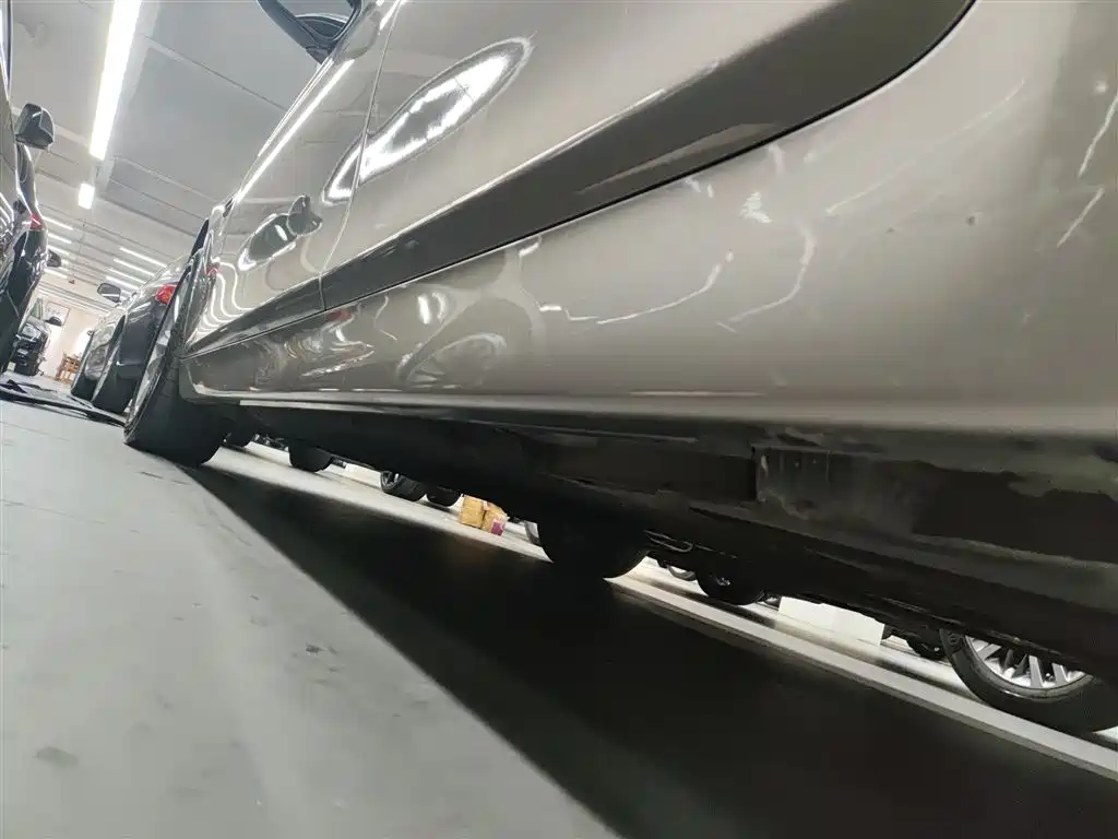 BMW 5 Series 2014 520Li Elegance фото 18