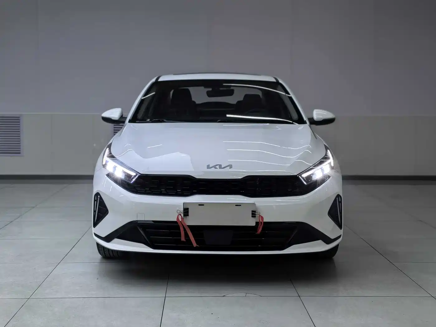 Kia K3 2023 Model 1.5L CVT Luxury Edition фото 2