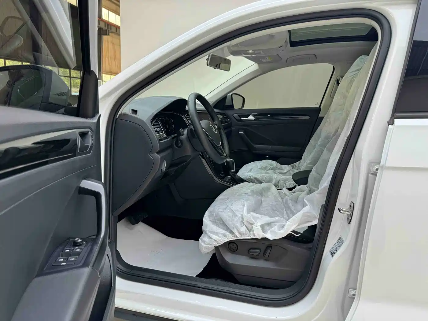 Volkswagen T-ROC 2022 280TSI DSG 2WD Comfort PLUS фото 25