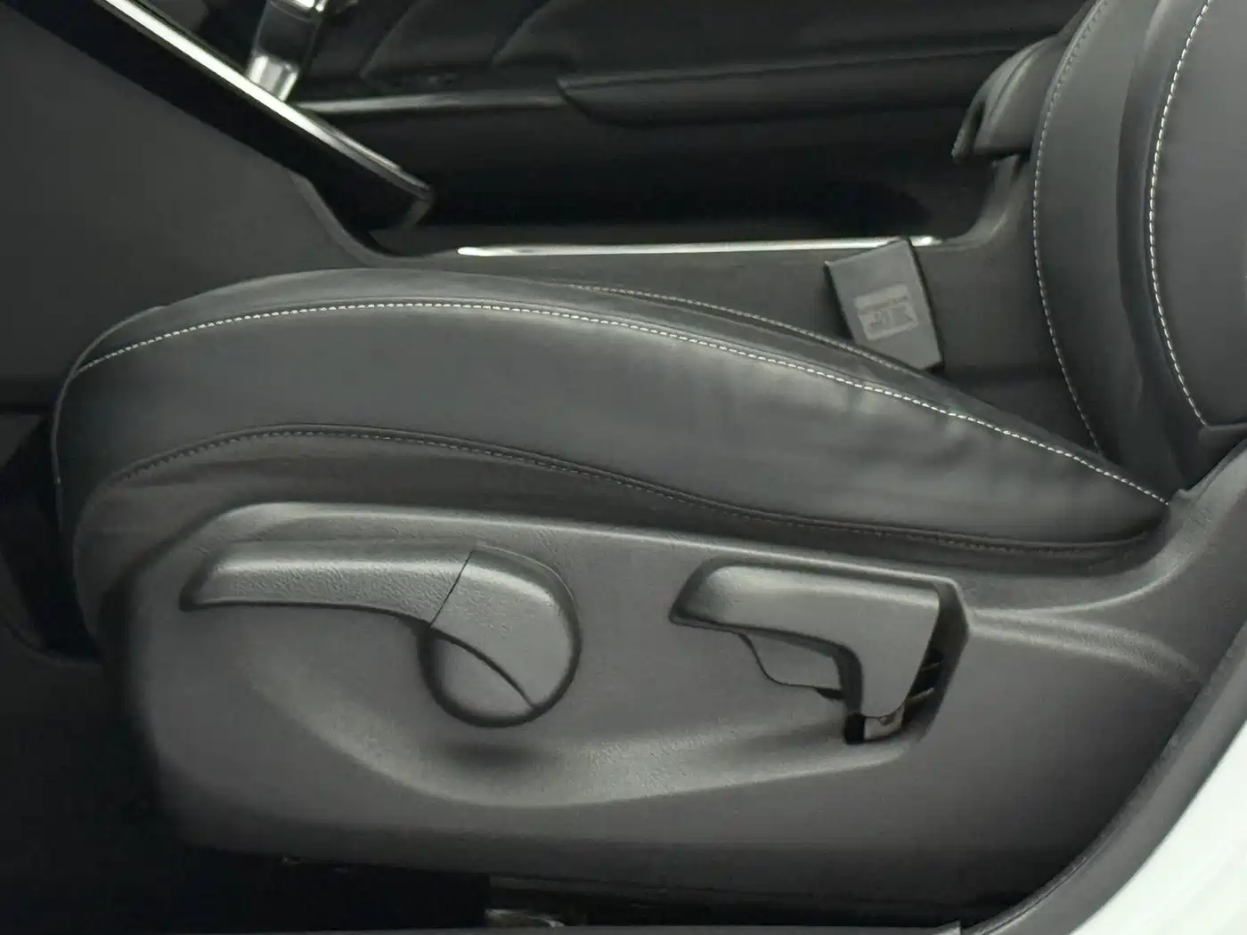 Haval M6 2023 PLUS 1.5T DCT Luxury Smart Connect фото 23