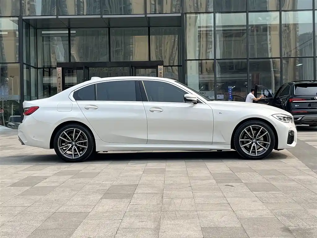 BMW 3 Series 2020 Facelift 325Li Launch Edition фото 4