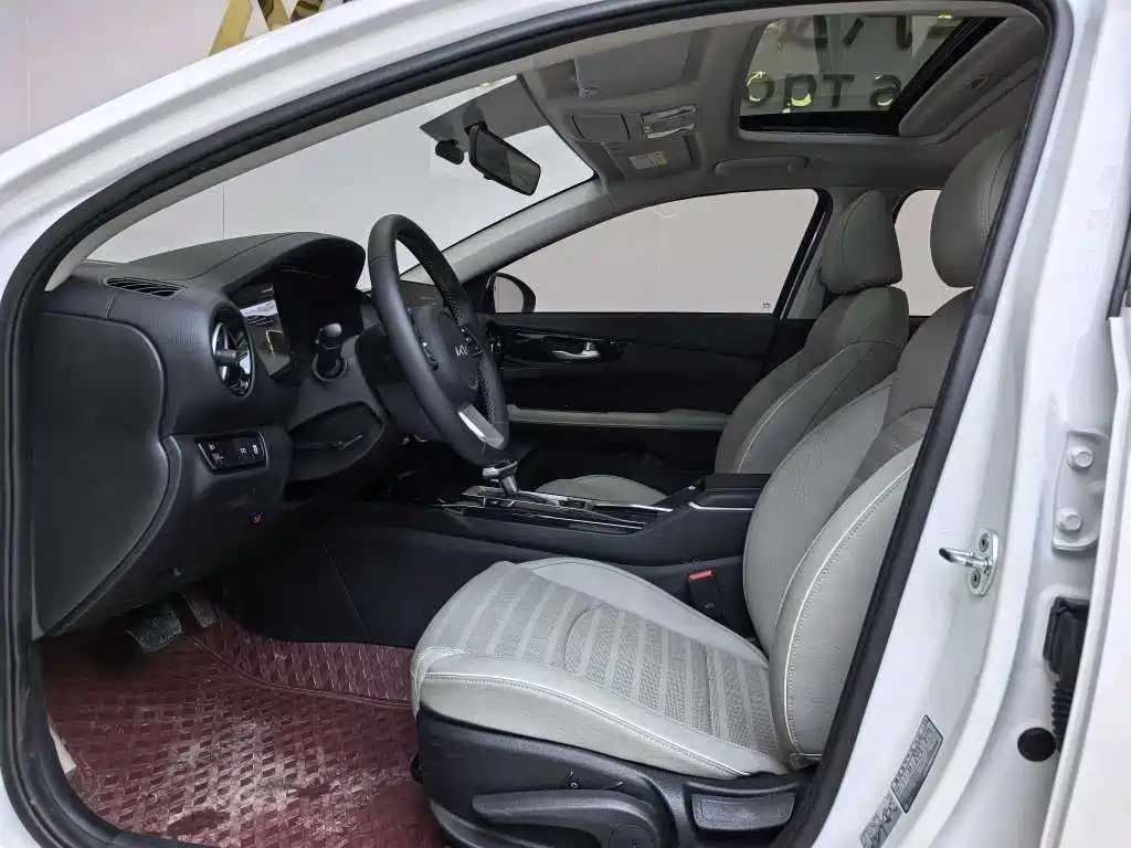 Kia K3 2023 Model 1.5L CVT Luxury Edition фото 22