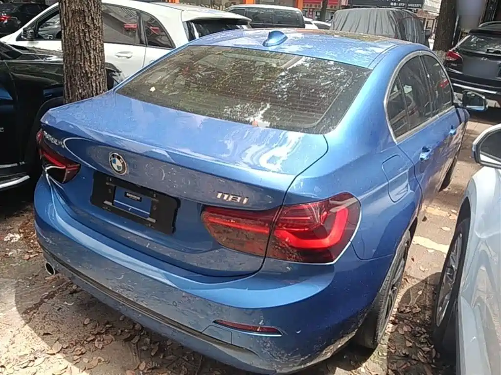BMW 1 Series 2017 118i Sport фото 7