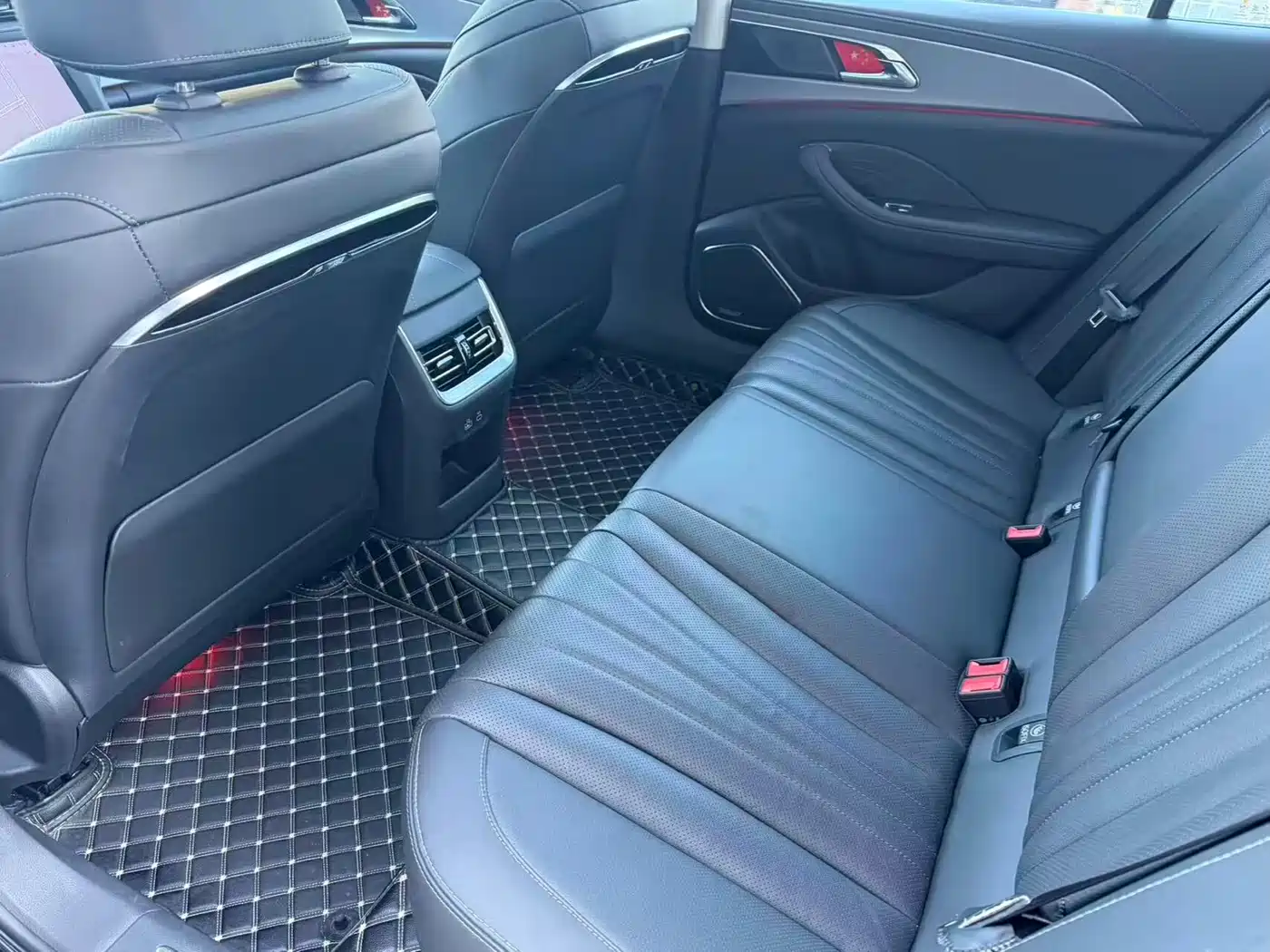Hongqi H5 2023 2.0T Auto Smart Connect Flag Comfort фото 12