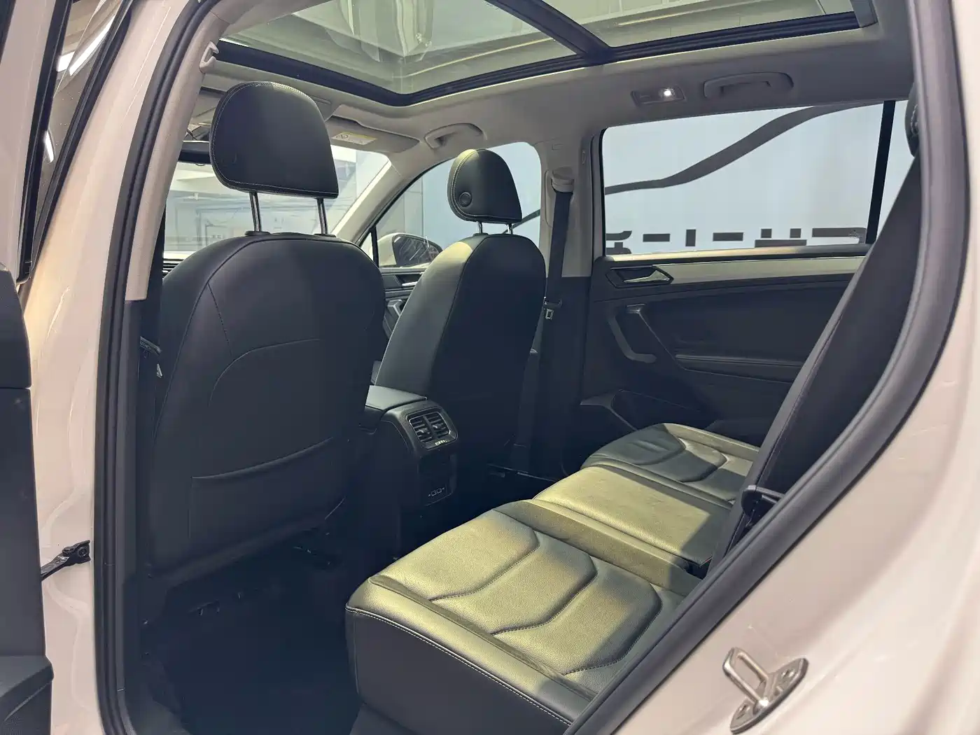 Volkswagen Tiguan L 2020 330TSI Auto 2WD Smart Luxury China VI фото 12
