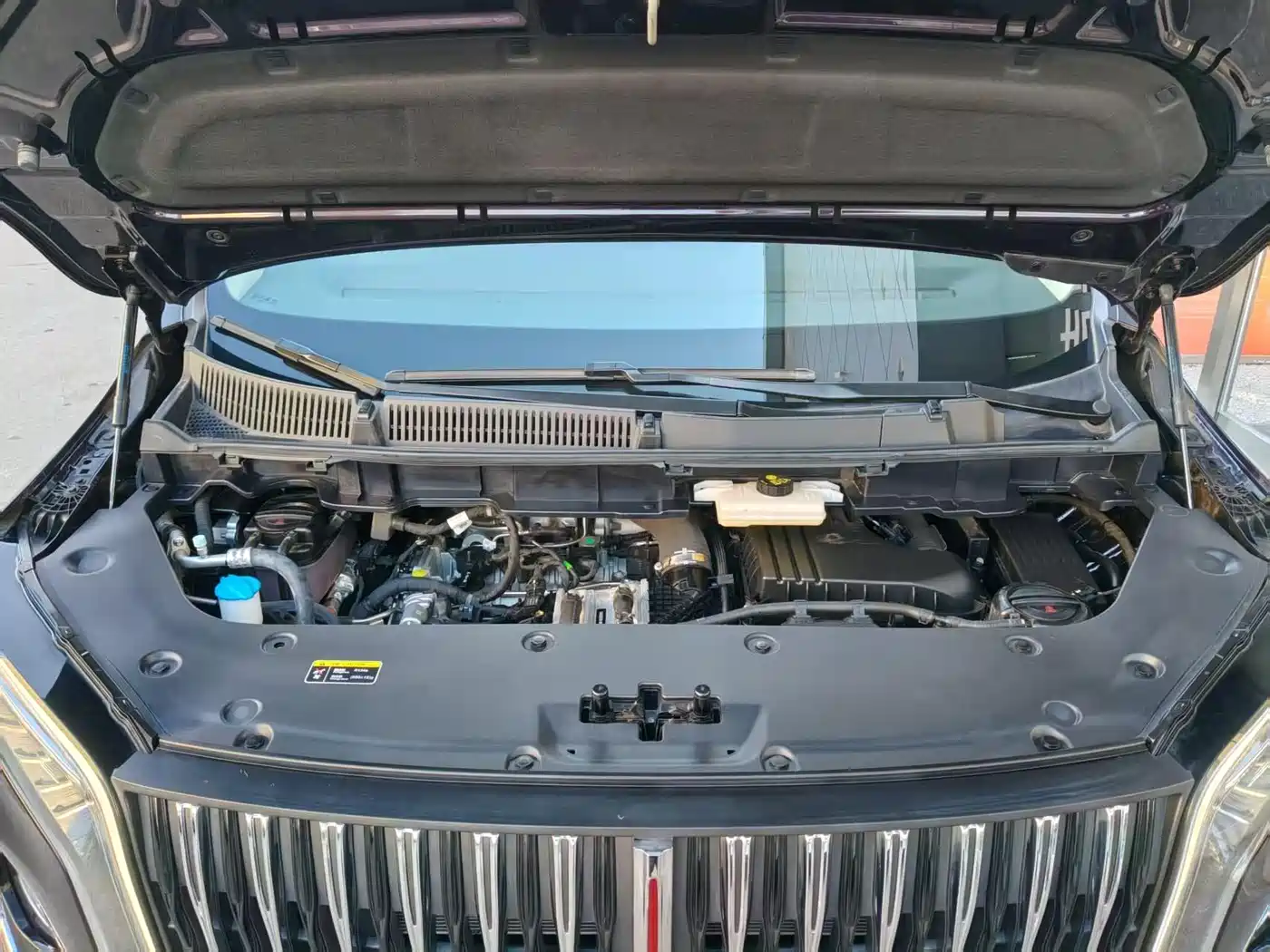 Hongqi HQ9 PHEV 2024 Model 2.0T AWD Luxury Edition фото 8