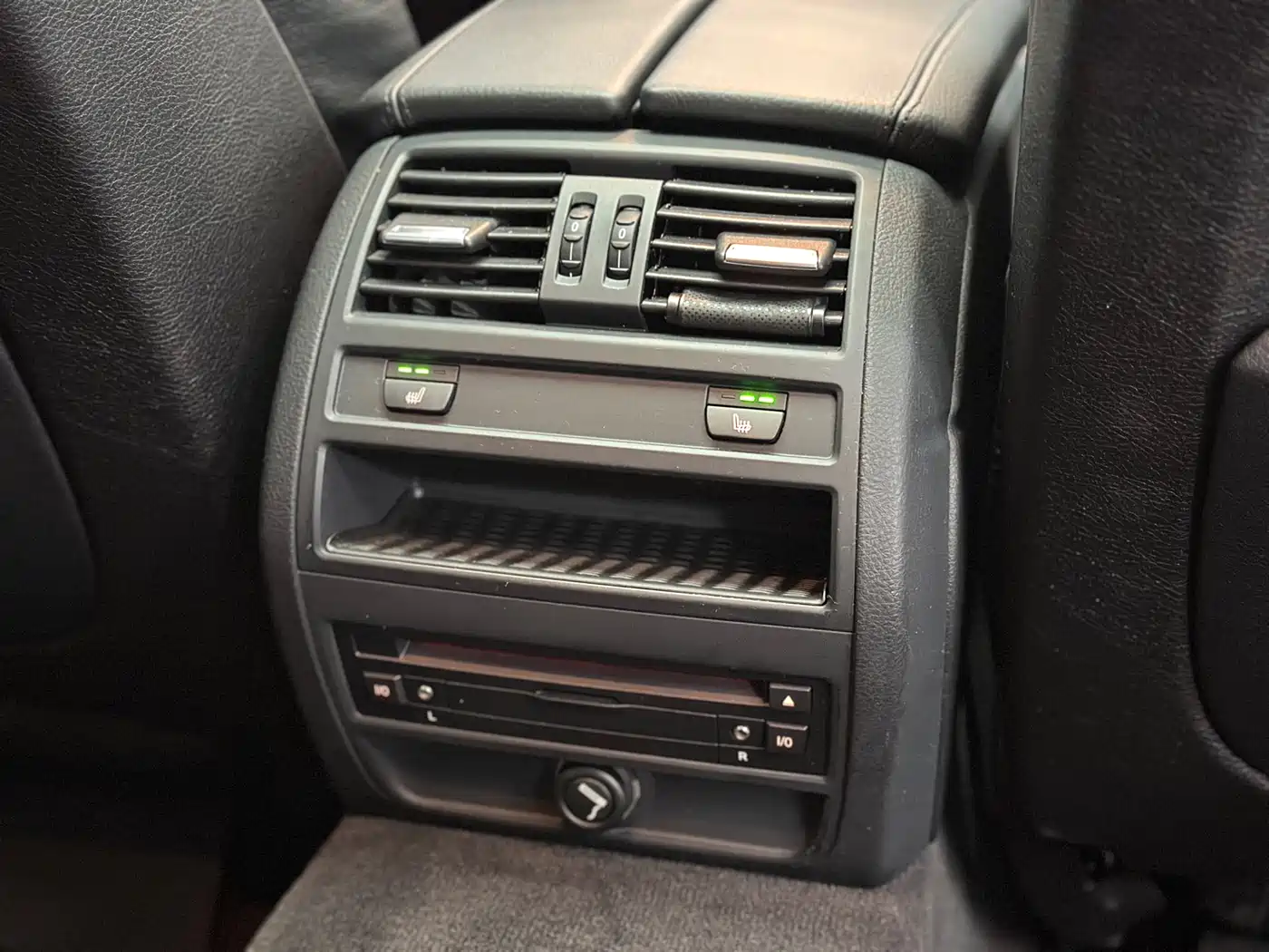 BMW 5 Series 2011 535Li Luxury фото 39