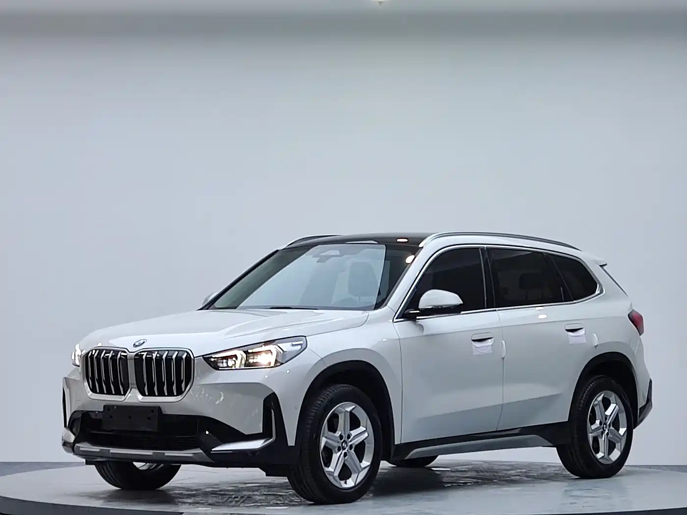 BMW X1 2023 sDrive20Li X Design Package фото 2