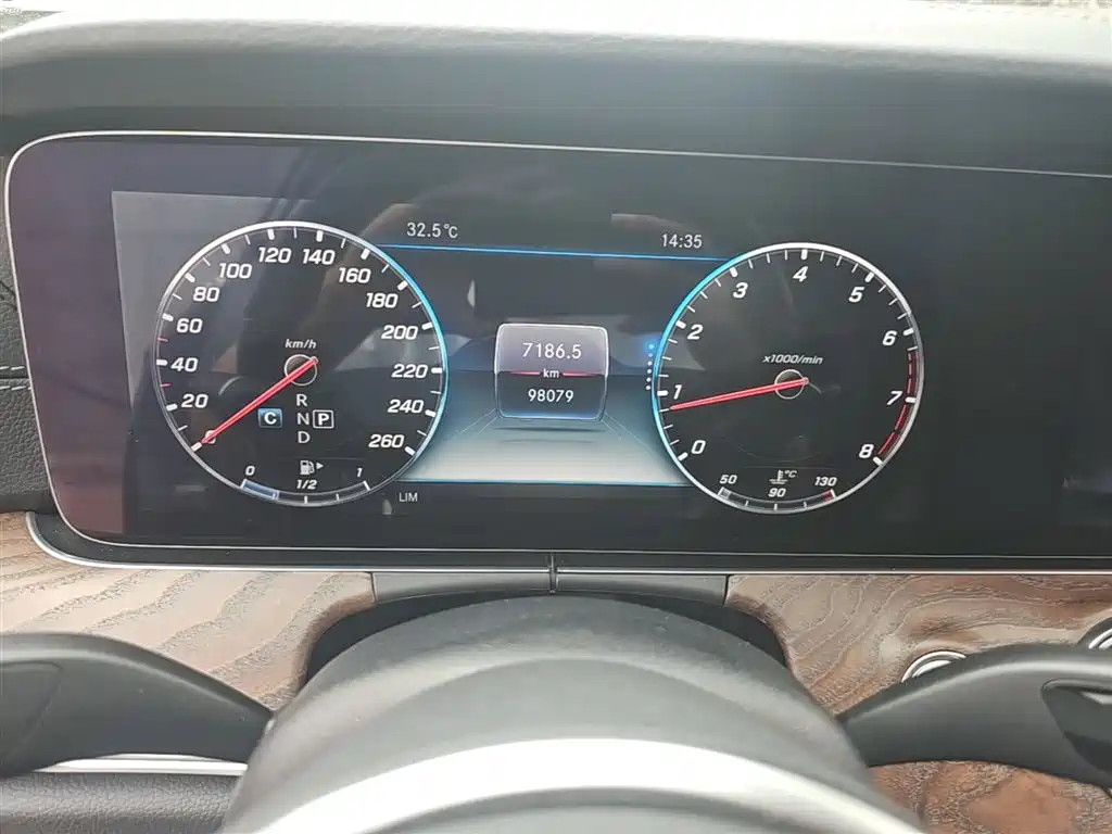 Mercedes-Benz E-Class 2019 E 200 L фото 12