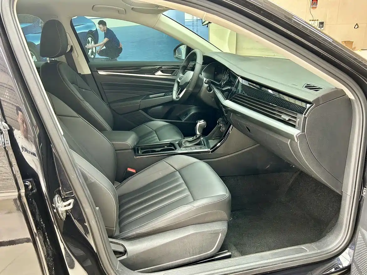 Volkswagen Passat 2022 280TSI Elite Edition фото 10
