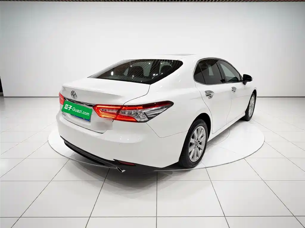 Toyota Camry 2018 2.0G Luxury Edition фото 7