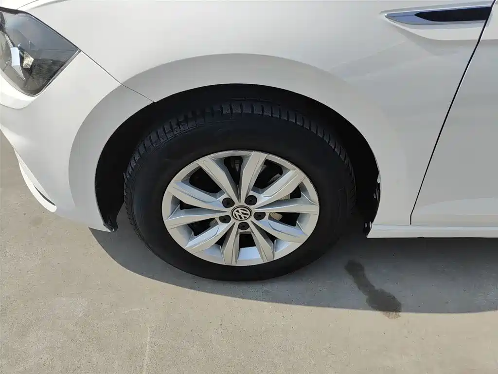 Volkswagen Polo 2019 Plus 1.5L Automatic Panorama Enjoyment Edition фото 25