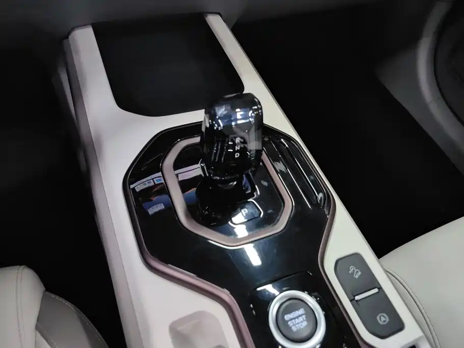Geely ICON 2025 2026 Chocolate 1.5TD Pure Edition