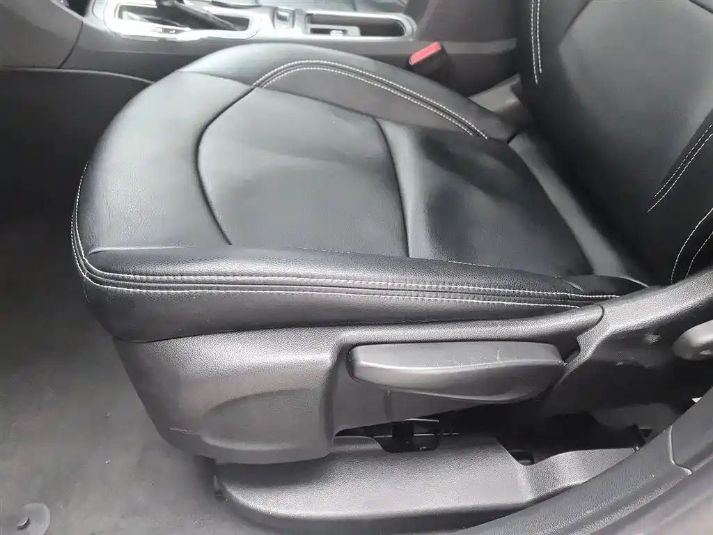 Chevrolet Cruze 2018 320 Automatic Pioneer Sunroof Edition фото 20