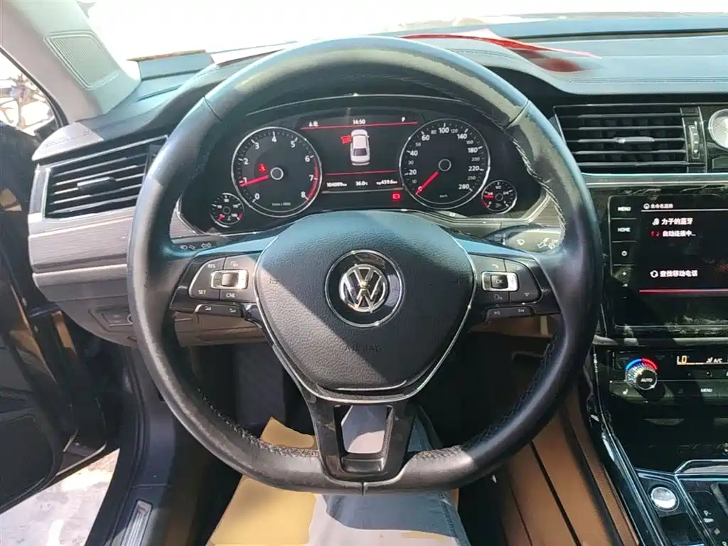 Volkswagen Phideon 2018 Facelift 380TSI FWD Business фото 11