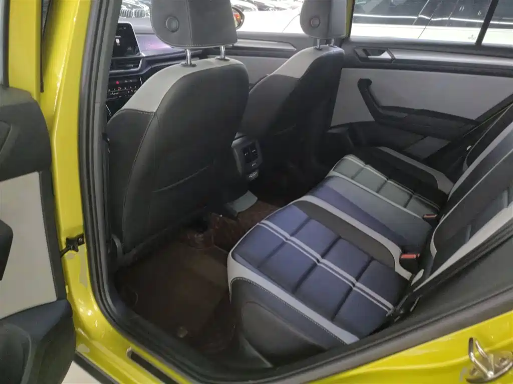 Volkswagen T-ROC 2023 300TSI DSG 2WD Starlight Edition фото 13