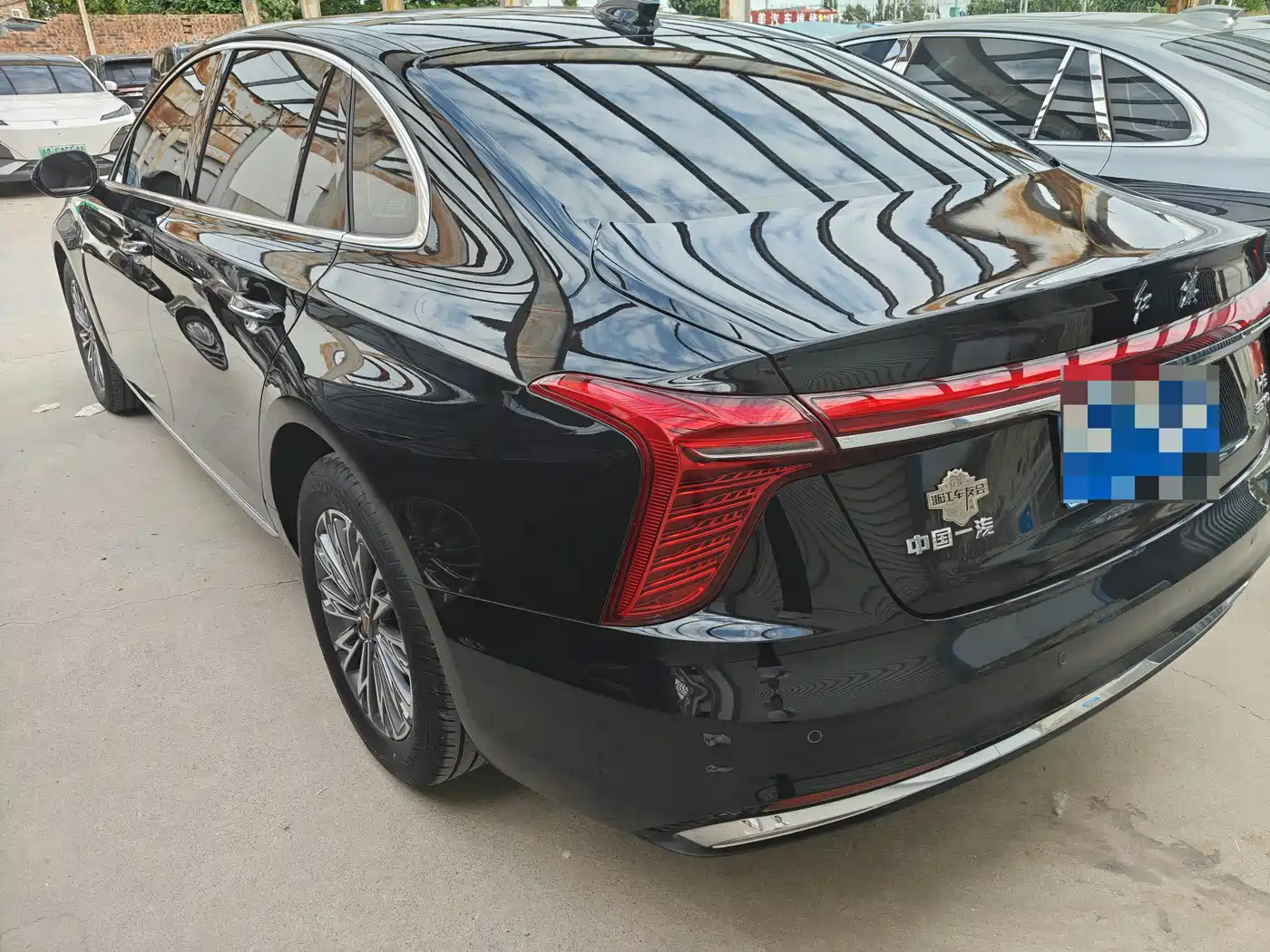 Hongqi H5 2024 1.5T DCT Smart Connect Flag Rhythm Edition фото 8