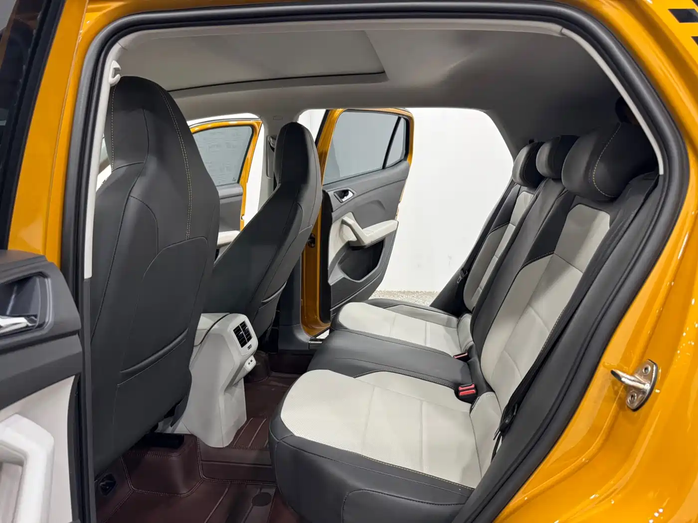 Volkswagen T-Cross 2023 2022 280TSI DSG Luxury Edition