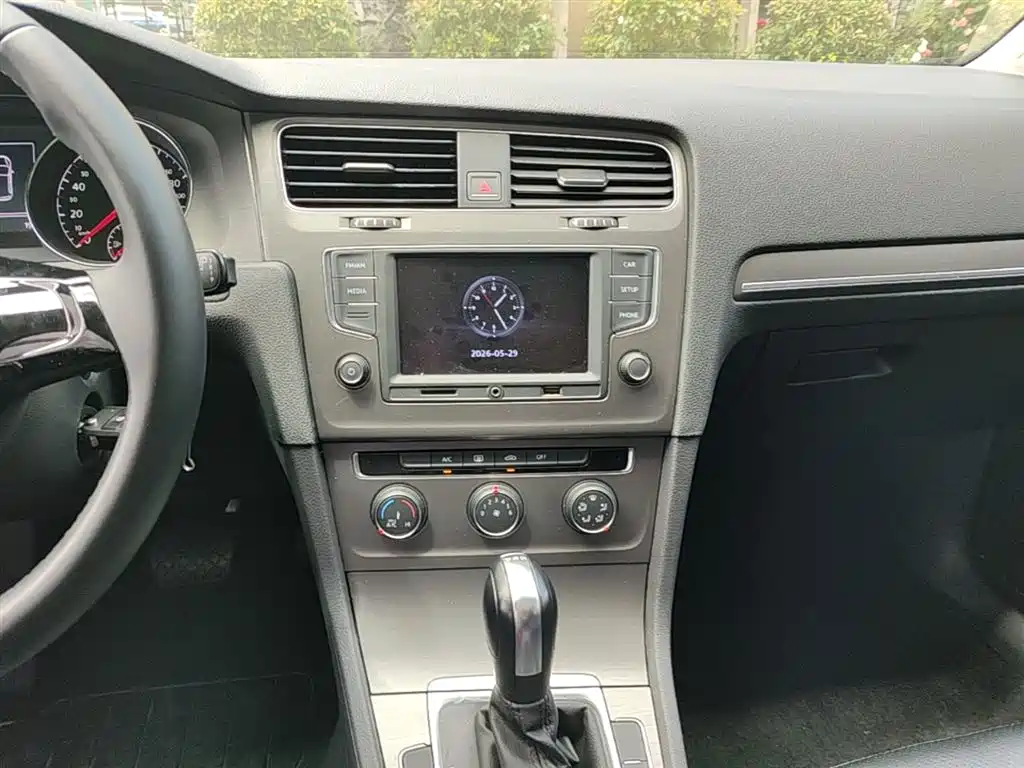 Volkswagen Golf 2016 230TSI Automatic Comfort фото 13