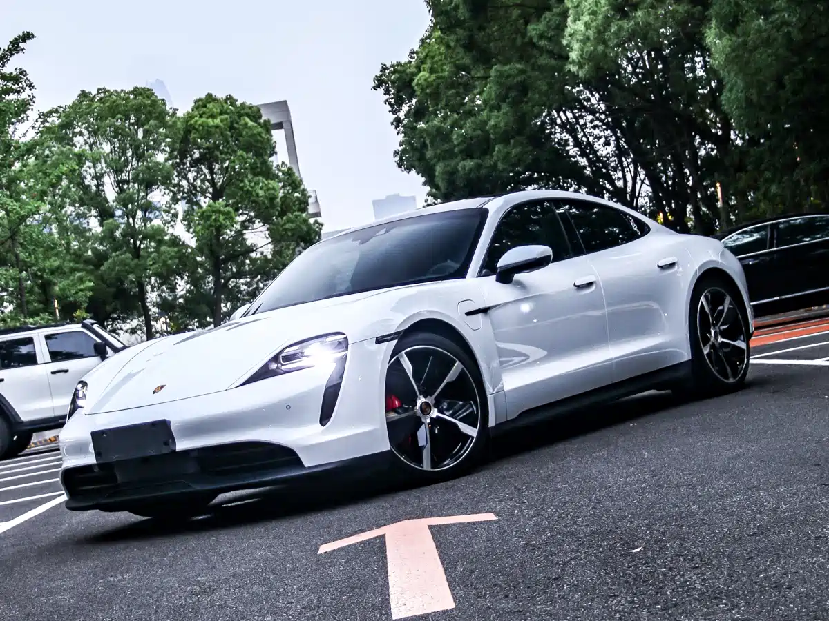 Porsche Taycan 2019 Taycan 4S фото 13