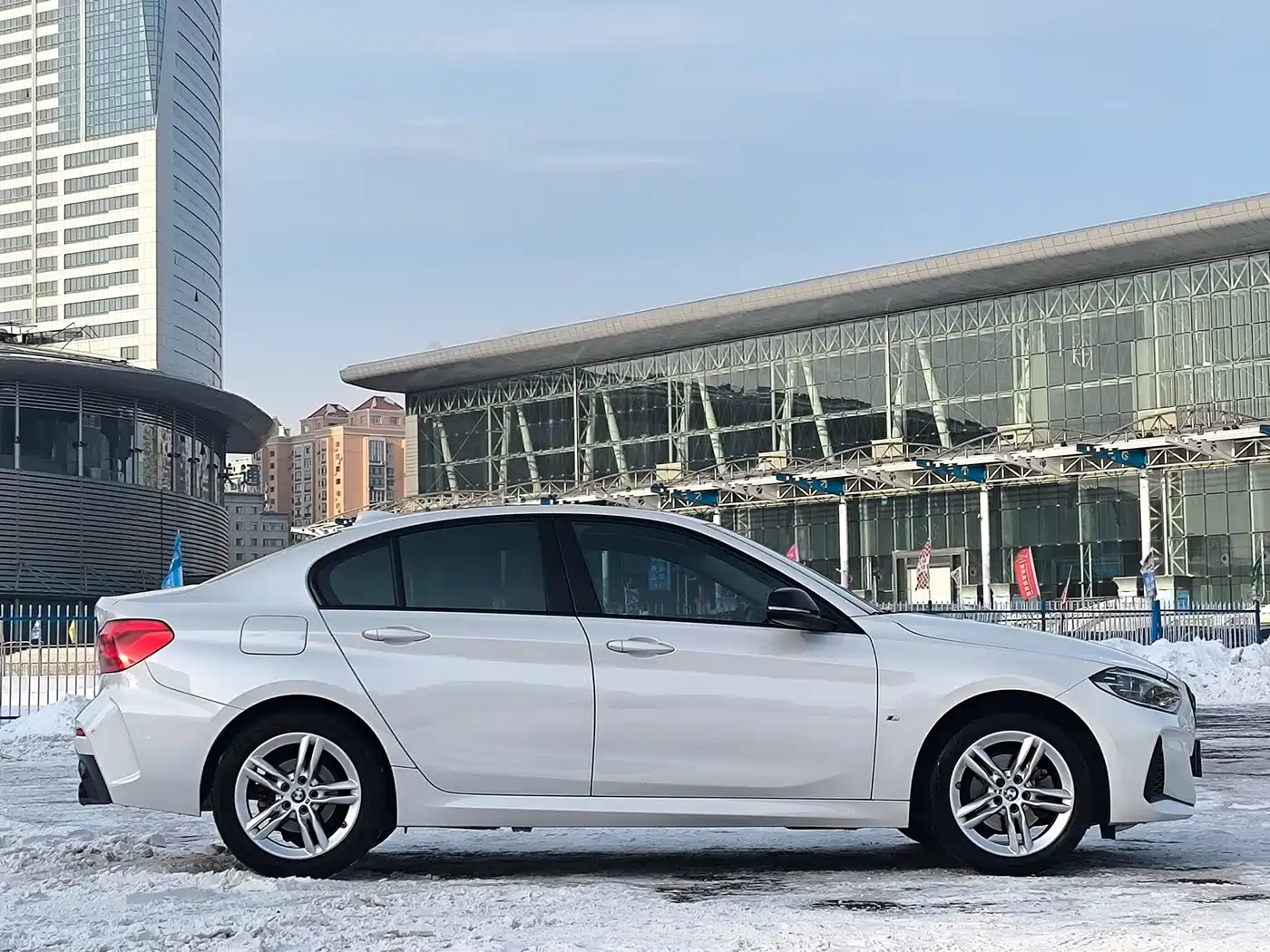 BMW 1 SERIES