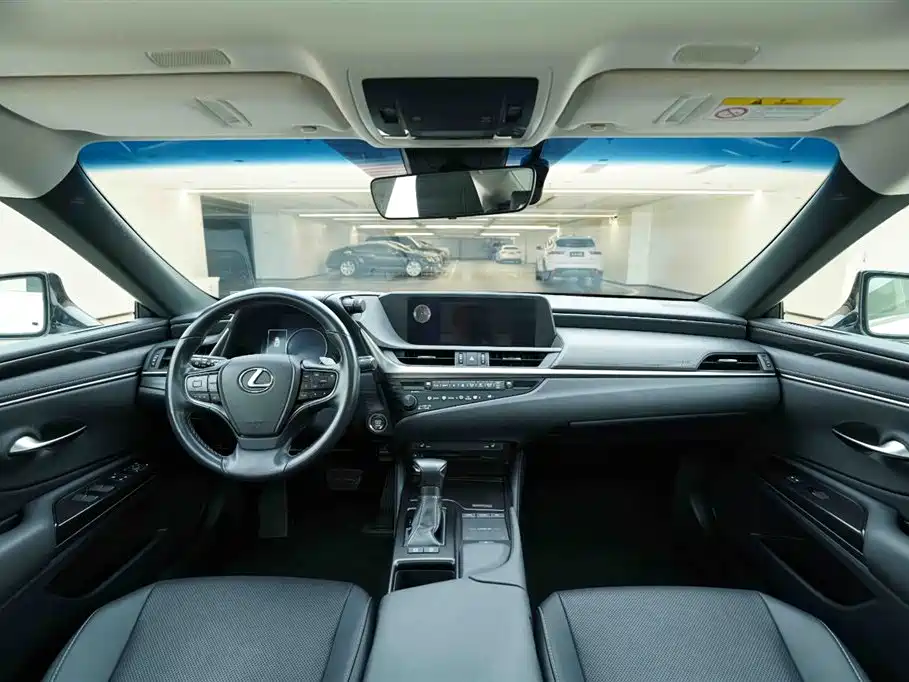 Lexus ES 2018 200 Excellence Edition China V фото 20