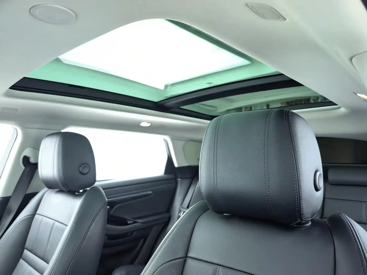 Land Rover Range Rover Evoque 2021 Range Rover Evoque L 249PS R-Dynamic S Performance Edition фото 11