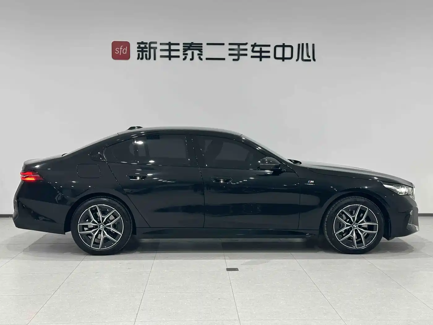 BMW 5 Series (Import) 2025 2024 530i Leading Model M Sport Package