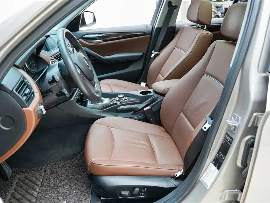 BMW X1 2015 Model sDrive18i Leading Advanced Edition фото 3