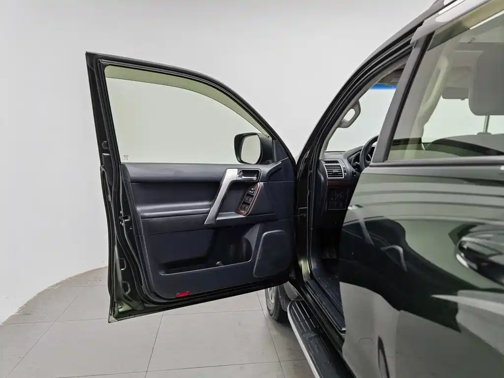 Фото 8 - Toyota Prado