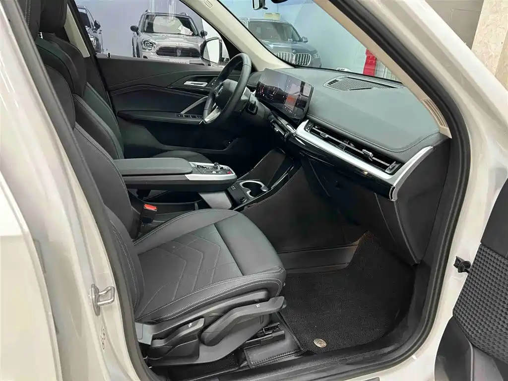 BMW X1 2023 sDrive20Li X Design Package фото 13