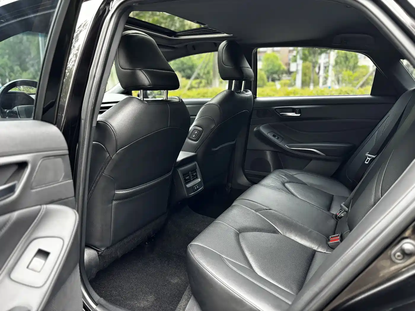 Toyota Avalon 2021 2.5L Luxury Edition фото 9