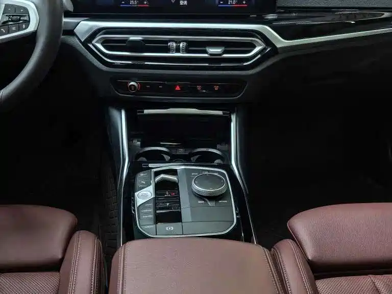 BMW 3 Series 2023 320Li M Sport Package фото 13