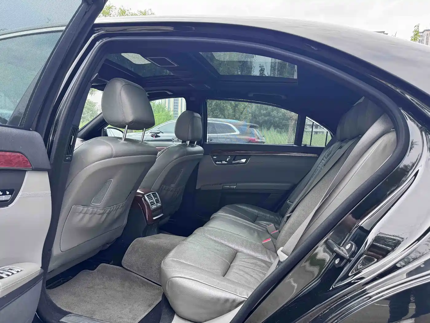 Mercedes-Benz S-Class 2006