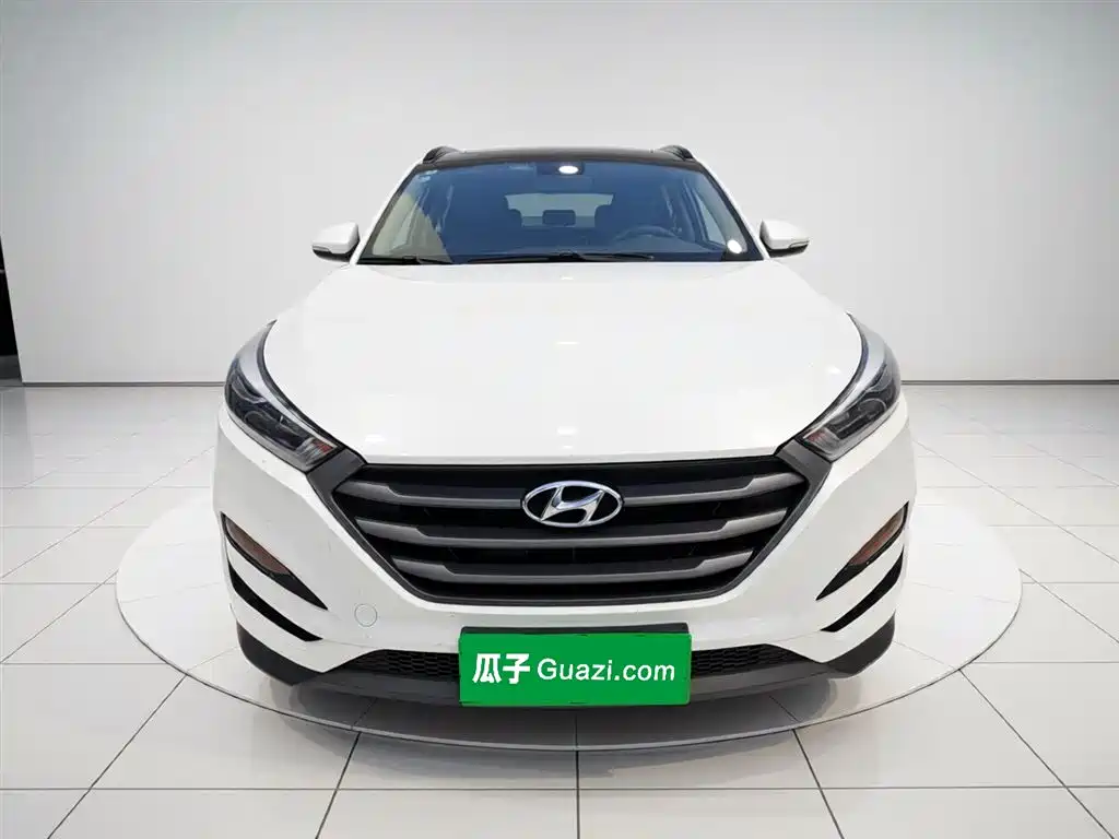 Hyundai Tucson 2018 1.6T DCT 2WD 15th Anniversary Special Edition фото 2