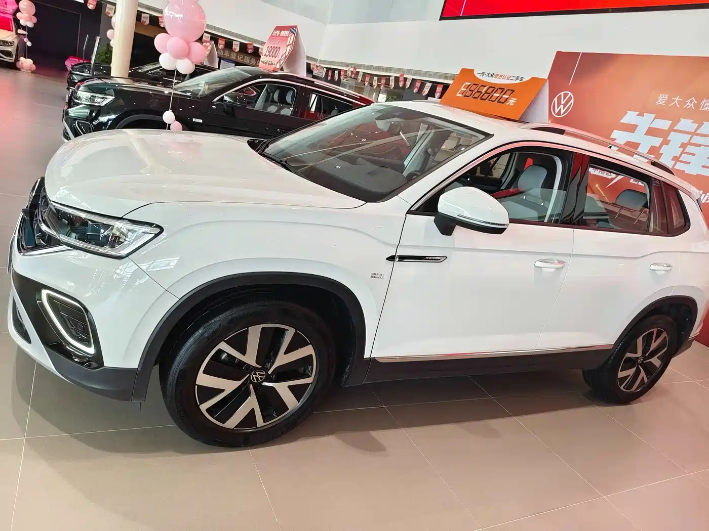 Volkswagen Tayron 2023 330TSI 2WD Luxury Plus Advanced Edition фото 3