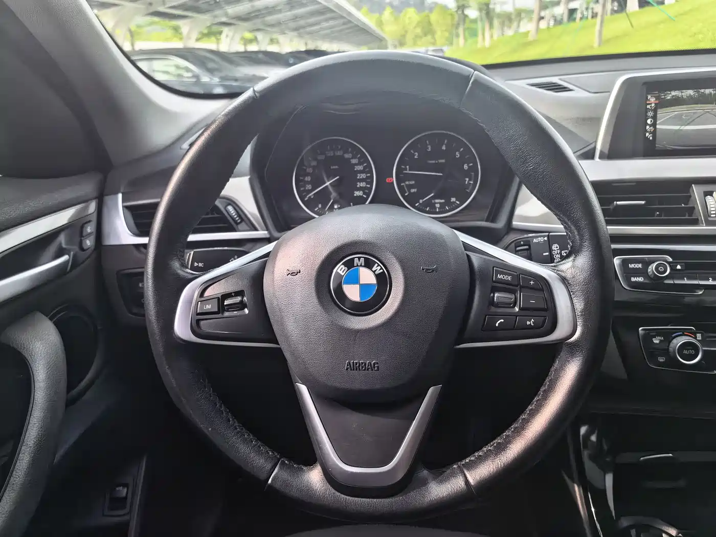 BMW X1 2016 sDrive20Li Luxury Model фото 6
