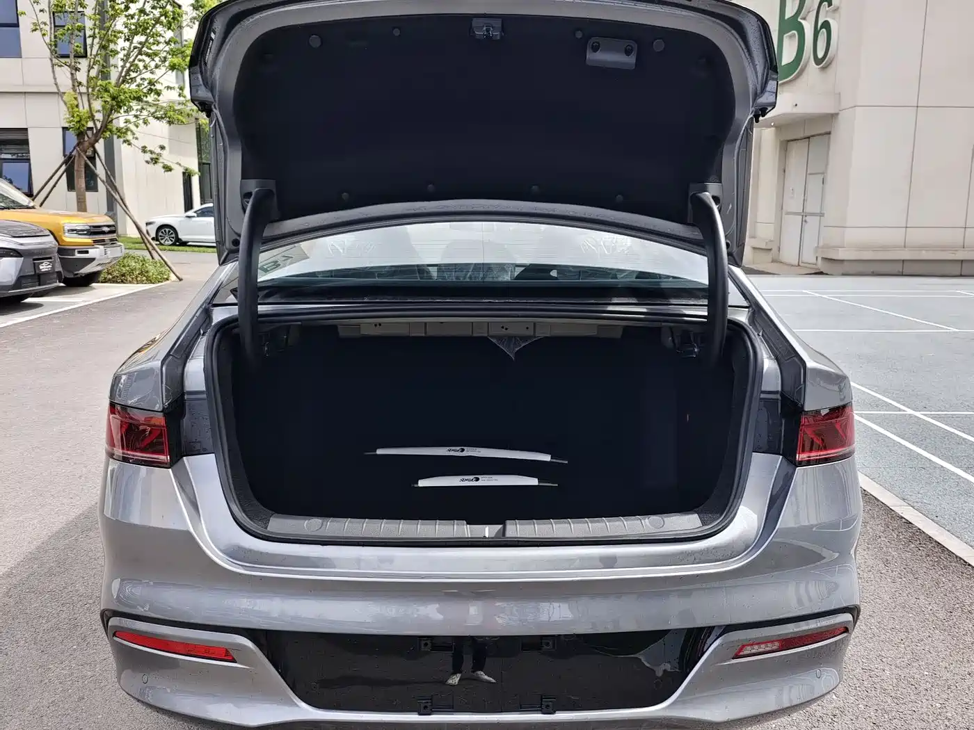 BYD Qin PLUS 2023 EV 510KM Travel Edition фото 10
