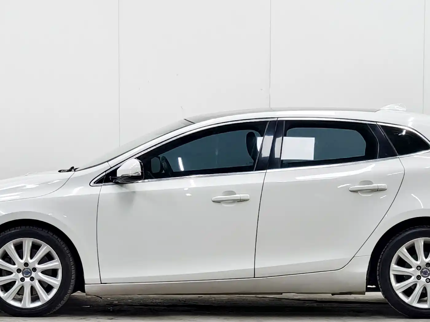 Volvo V40 2013 2.0T Elegance Edition фото 7