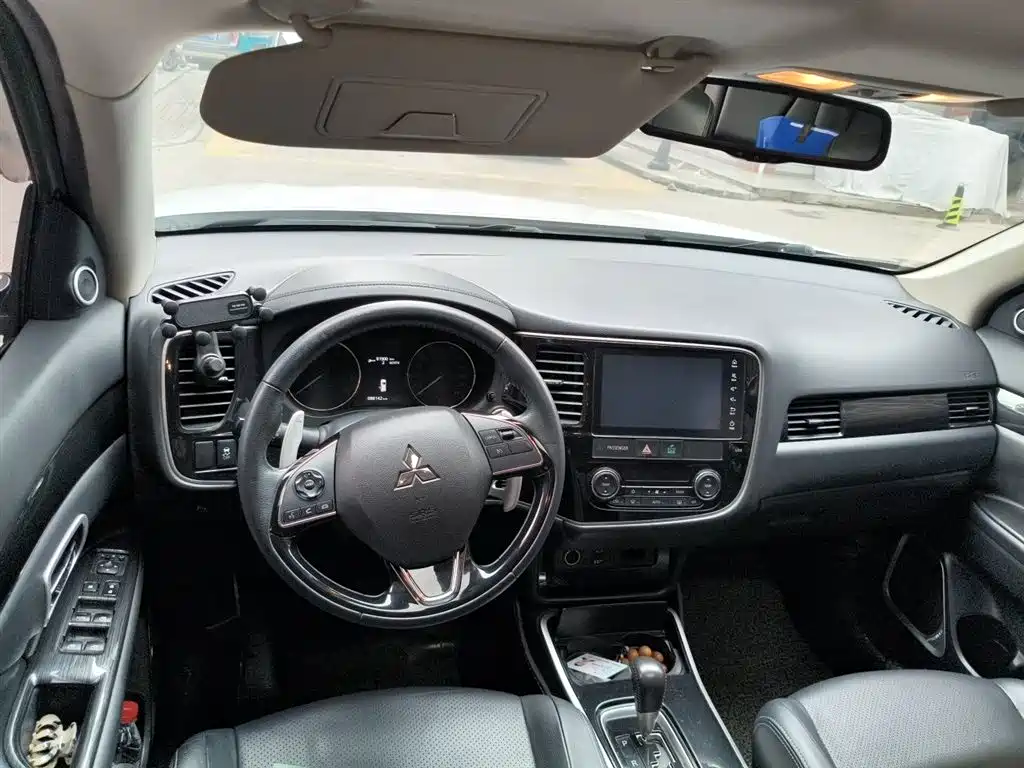 Mitsubishi Outlander 2018 2.4L 4WD Elite Edition 5-seater фото 11