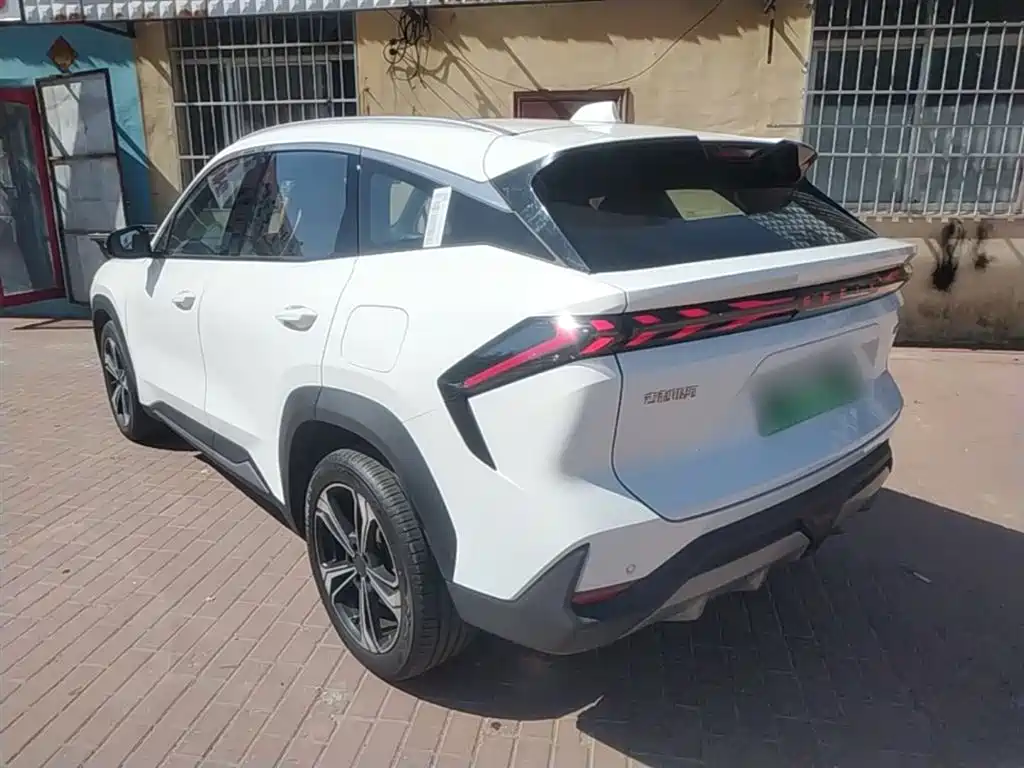 Geely Galaxy Galaxy L7 2025 EM-i 115km Explorer+ Edition фото 5