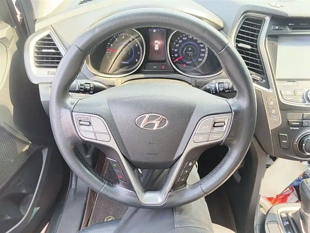 Hyundai Santa Fe 2015 2.0T Automatic 4WD Smart 7-seater фото 11