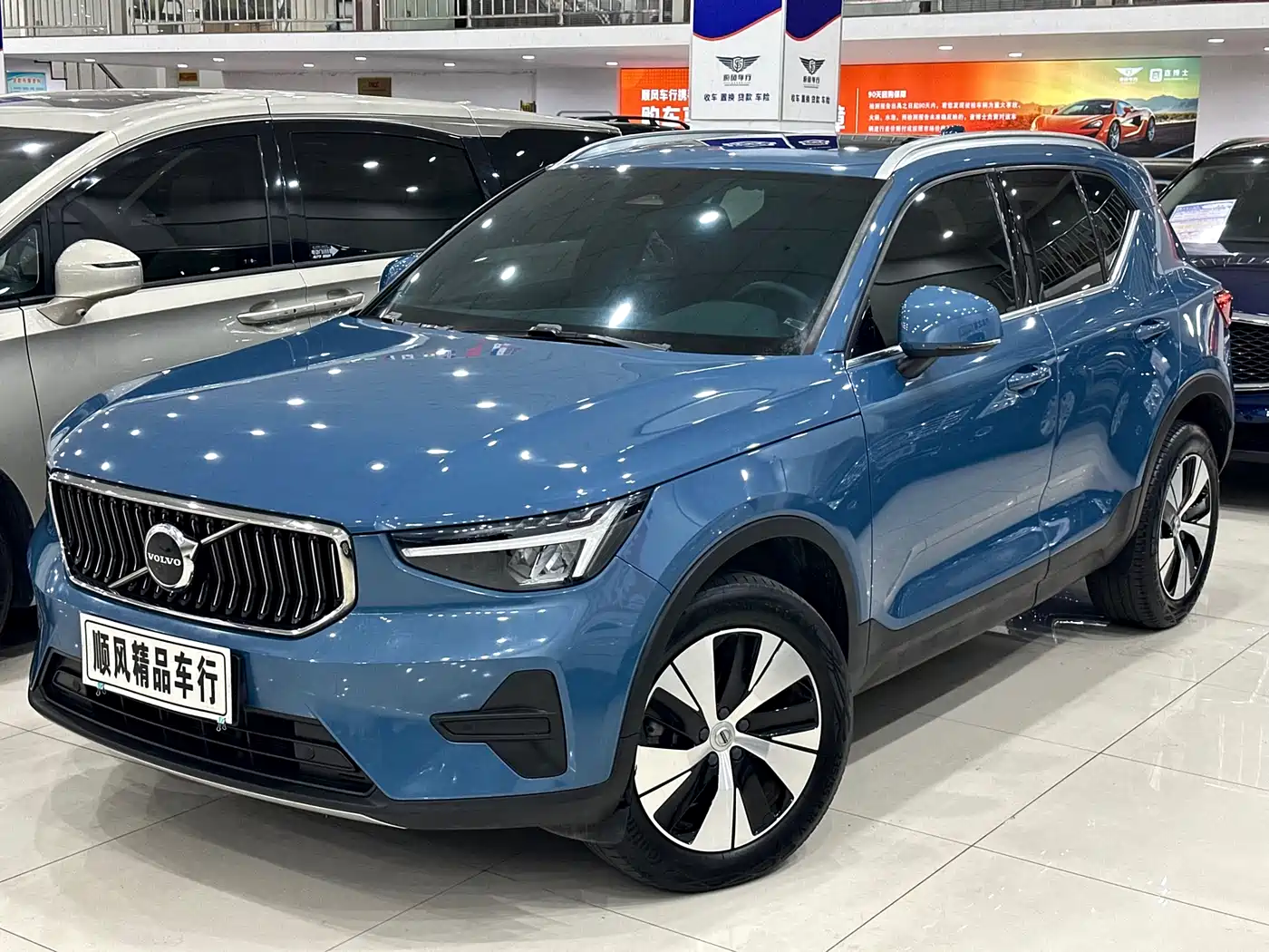 VOLVO XC40